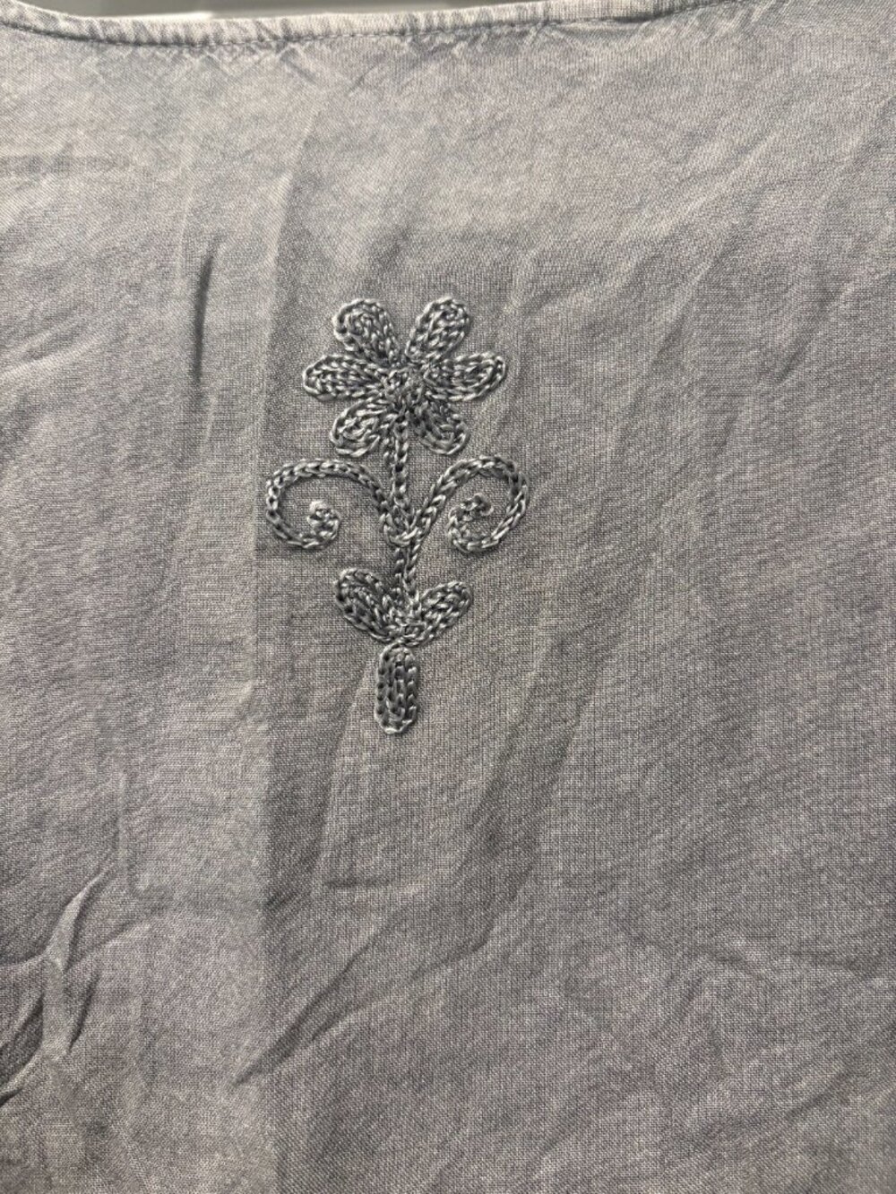 Young Threads Size Large Shirt - Picture 4 of 4